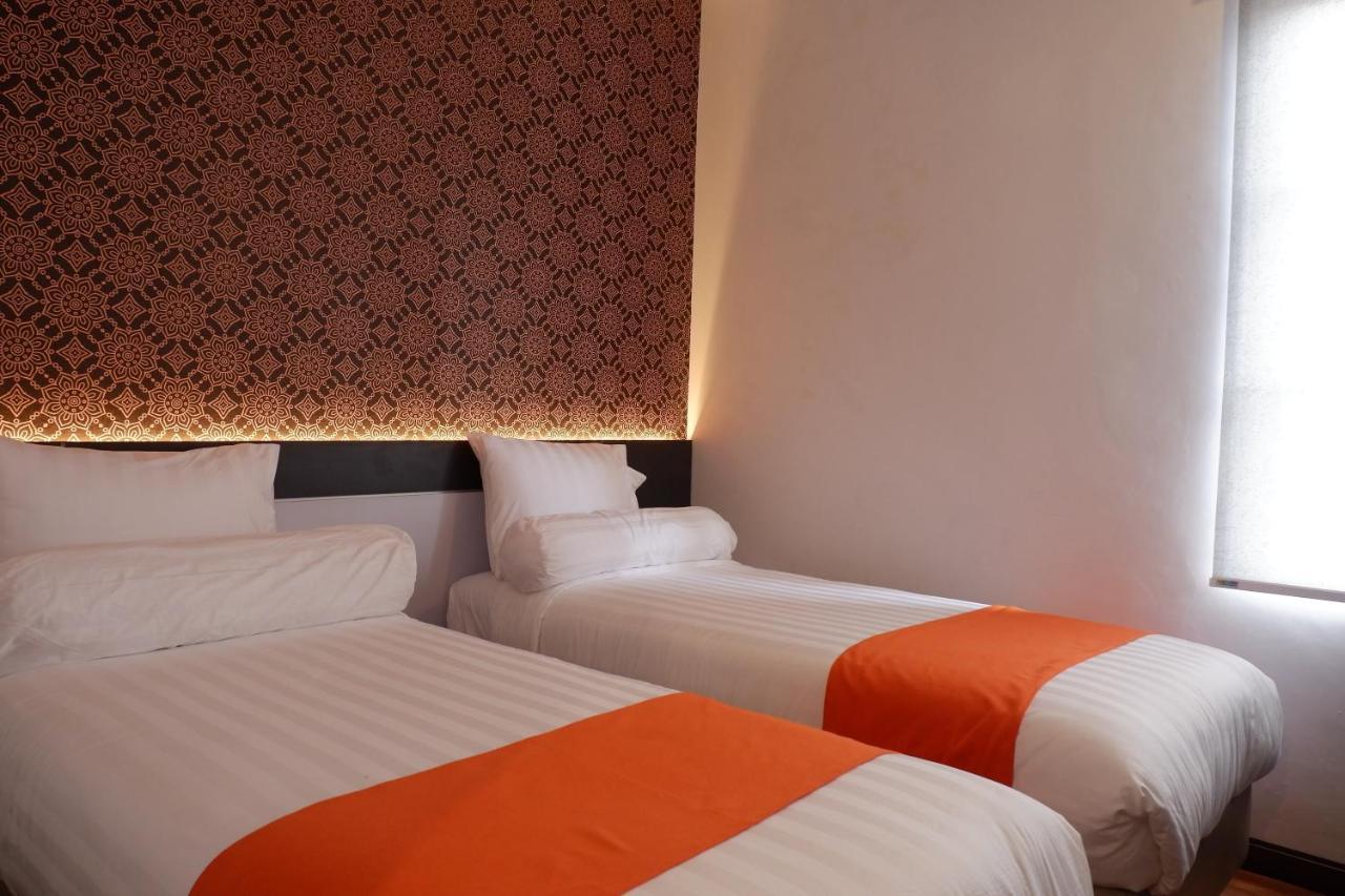 Front One Boutique Tugu Muda Semarang Otel Dış mekan fotoğraf