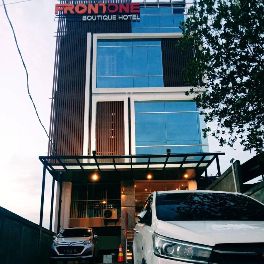 Front One Boutique Tugu Muda Semarang Otel Dış mekan fotoğraf