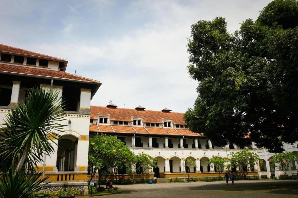 Front One Boutique Tugu Muda Semarang Otel Dış mekan fotoğraf