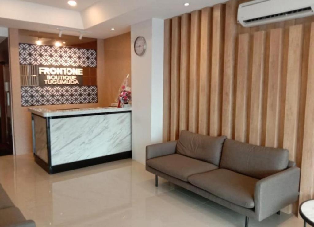 Front One Boutique Tugu Muda Semarang Otel Dış mekan fotoğraf