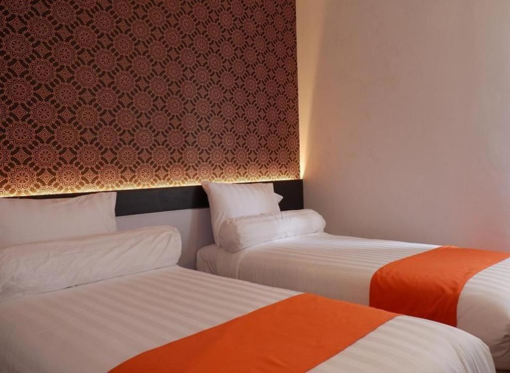 Front One Boutique Tugu Muda Semarang Otel Dış mekan fotoğraf